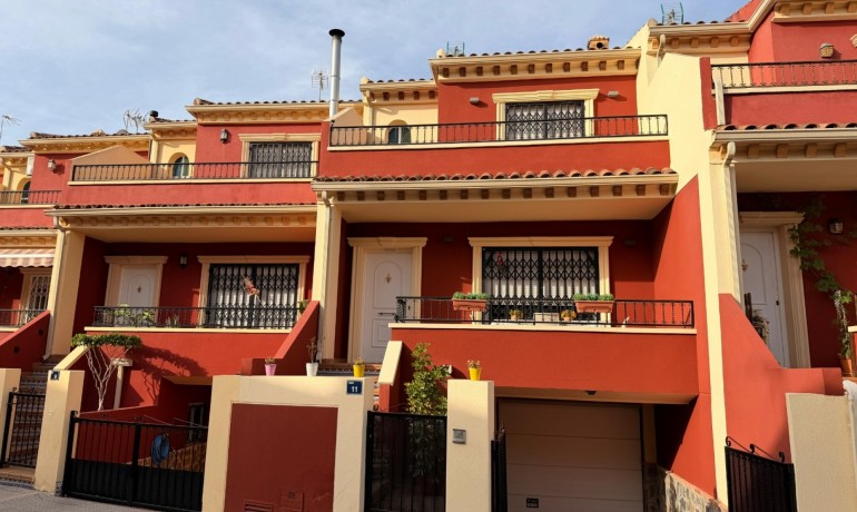 Venta - Casa -
Catral* - pueblo