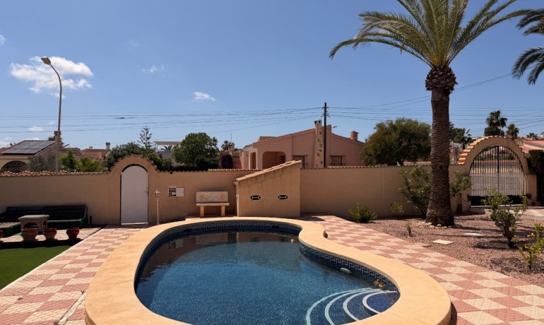 Sale - Villa Detached -
Cuidad Quesada* - Ciudad Quesada