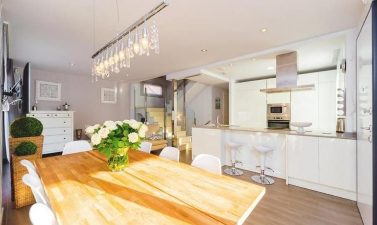 Venta - Villa -
Torrevieja