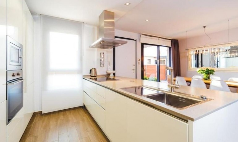 Venta - Villa -
Torrevieja