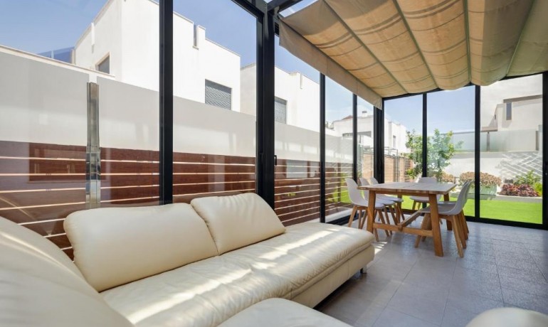 Venta - Villa -
Torrevieja