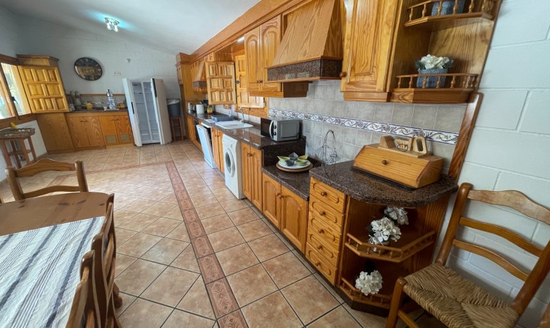 Revente - Finca Country Property -
Elda