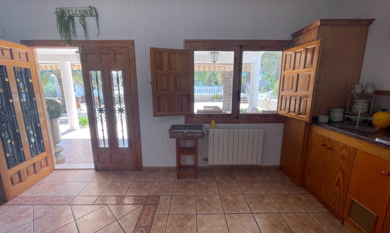 Revente - Finca Country Property -
Elda