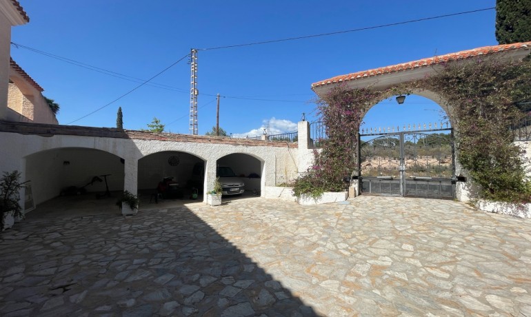 Revente - Finca Country Property -
Elda