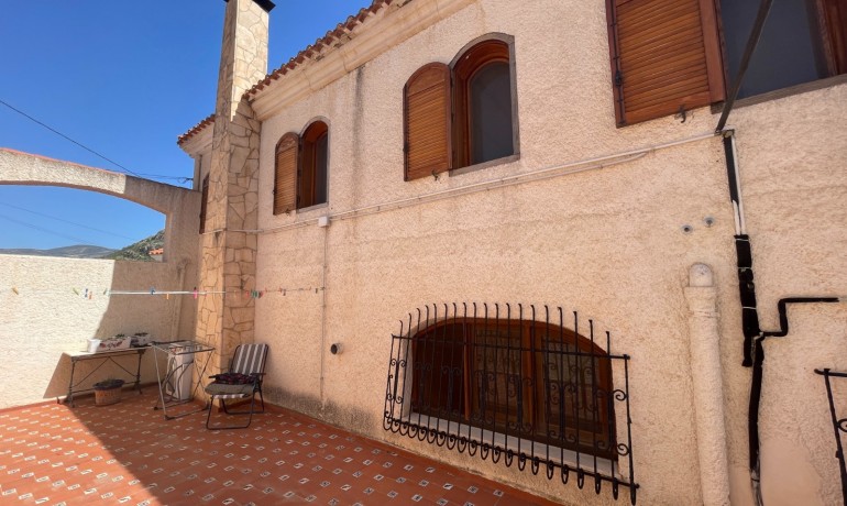 Revente - Finca Country Property -
Elda