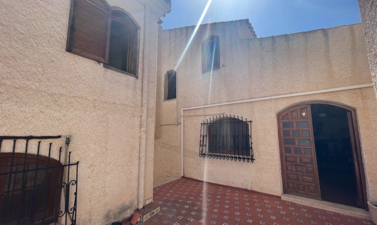 Revente - Finca Country Property -
Elda