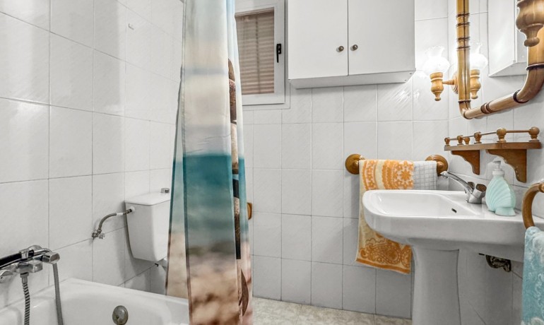 Venta - Apartamento / piso -
Torrevieja - Playa de los Locos