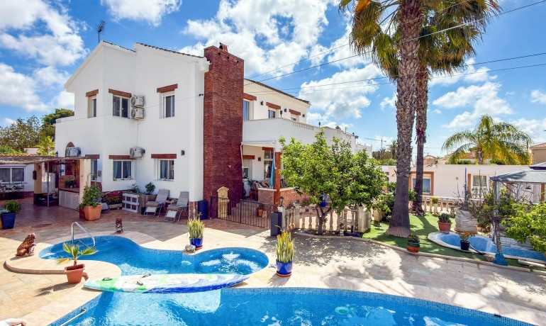 Sale - Villa -
Cuidad Quesada* - Ciudad Quesada