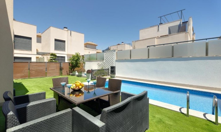 Venta - Villa -
Torrevieja - Torrevieja - Centre