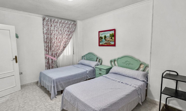 Venta - Apartamento / piso -
Torrevieja - Playa de los Locos