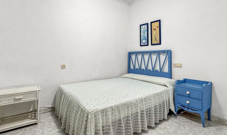 Venta - Apartamento / piso -
Torrevieja - Playa de los Locos