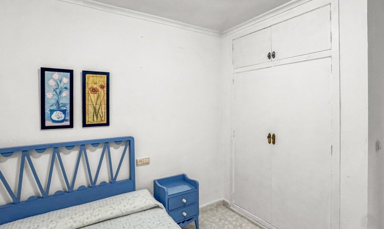 Venta - Apartamento / piso -
Torrevieja - Playa de los Locos