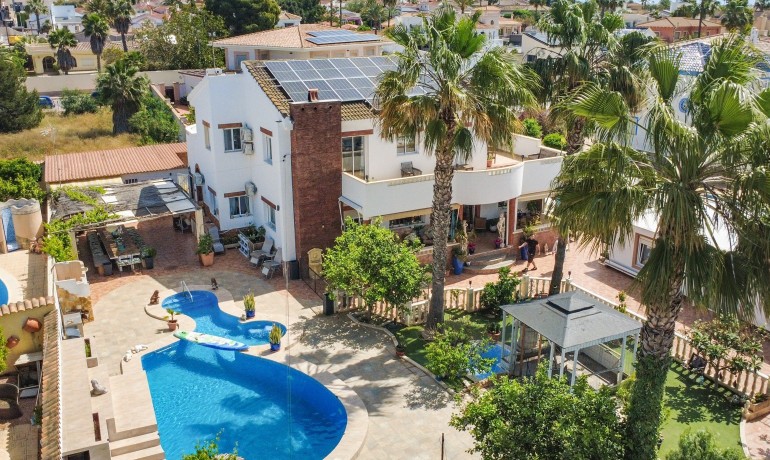 Herverkoop - Villa -
Ciudad Quesada