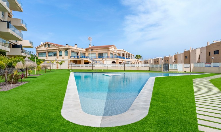 Venta - Apartamento / piso -
Orihuela Costa - La Zenia