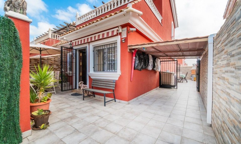 Venta - Casa -
Orihuela Costa - PAU 8