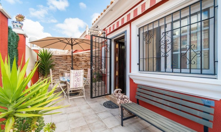 Venta - Casa -
Orihuela Costa - PAU 8