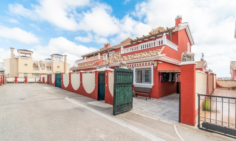 Venta - Casa -
Orihuela Costa - PAU 8