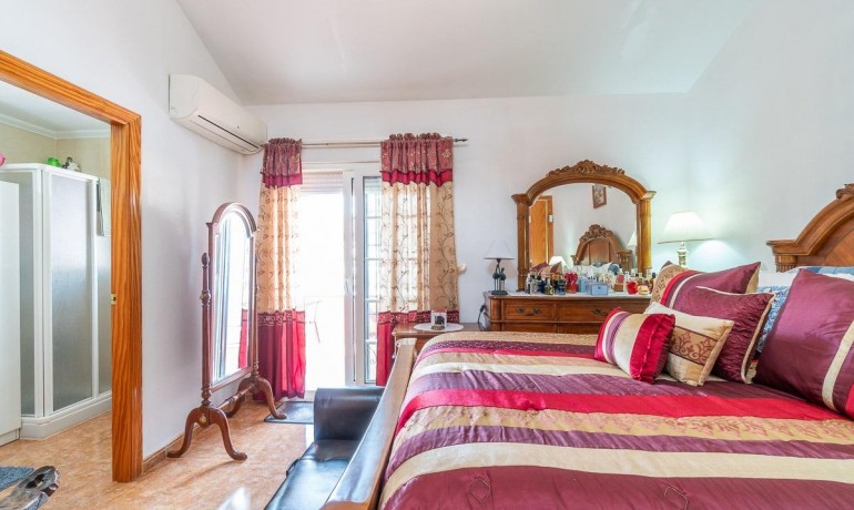 Venta - Casa -
Orihuela Costa - PAU 8
