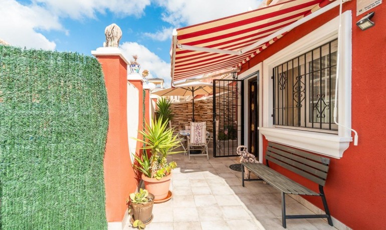 Venta - Casa -
Orihuela Costa - PAU 8