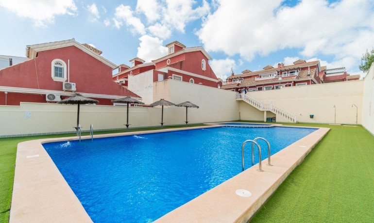 Venta - Casa -
Orihuela Costa - PAU 8