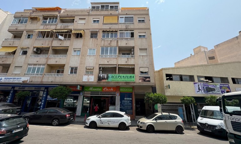 Venta - Apartamento / piso -
Torrevieja - Centro