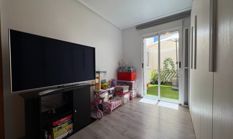 Venta - Apartamento / piso -
Torrevieja - Centro
