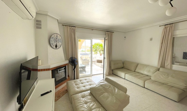 Venta - Villa -
Ciudad Quesada - Central Quesada