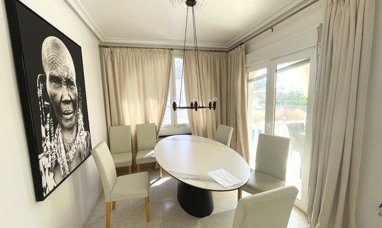 Venta - Villa -
Ciudad Quesada - Central Quesada