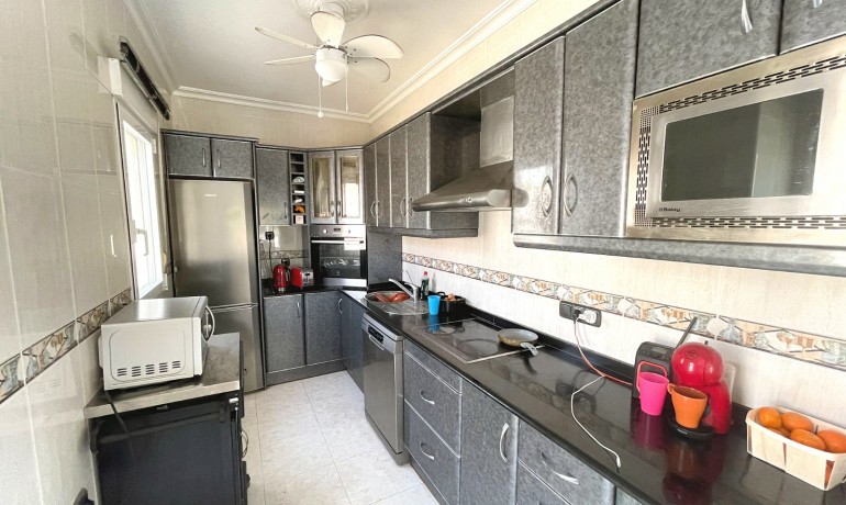 Venta - Villa -
Ciudad Quesada - Central Quesada