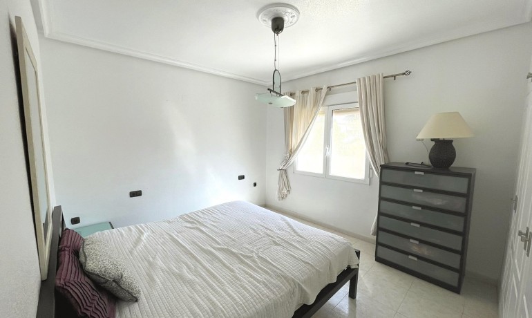 Venta - Villa -
Ciudad Quesada - Central Quesada