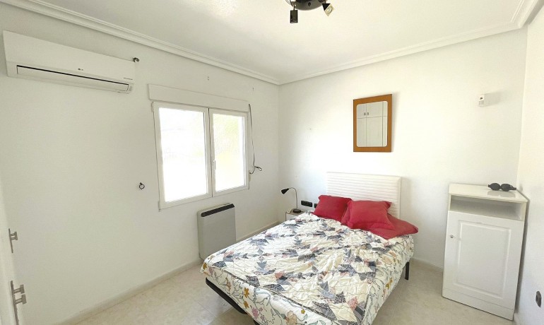 Venta - Villa -
Ciudad Quesada - Central Quesada