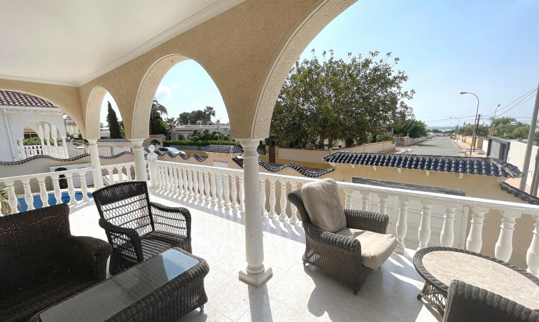 Venta - Villa -
Ciudad Quesada - Central Quesada