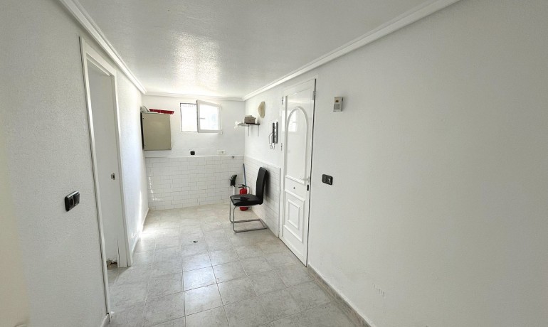 Venta - Villa -
Ciudad Quesada - Central Quesada