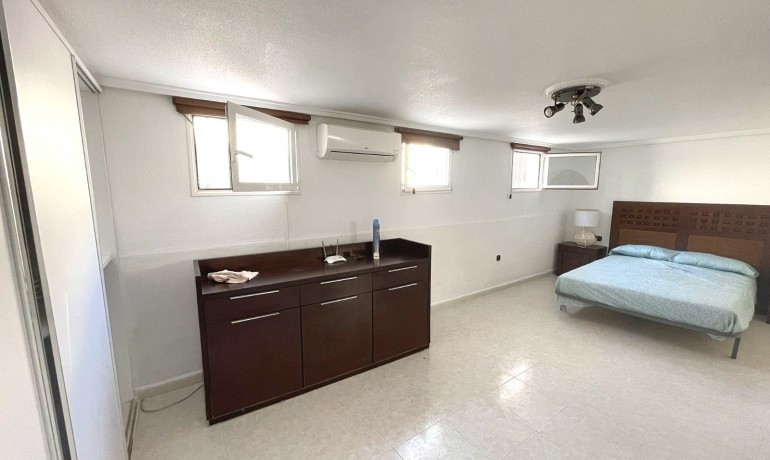 Venta - Villa -
Ciudad Quesada - Central Quesada