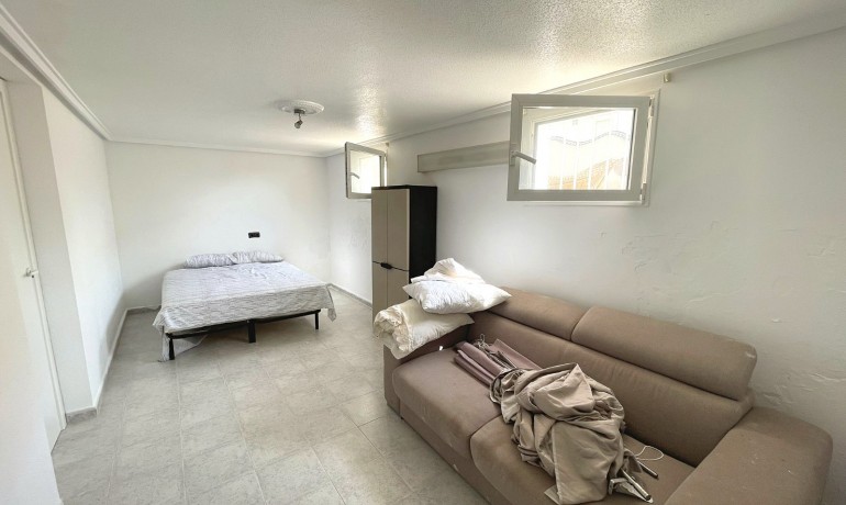 Venta - Villa -
Ciudad Quesada - Central Quesada