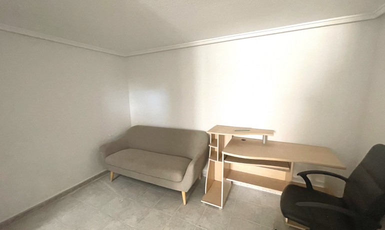 Venta - Villa -
Ciudad Quesada - Central Quesada