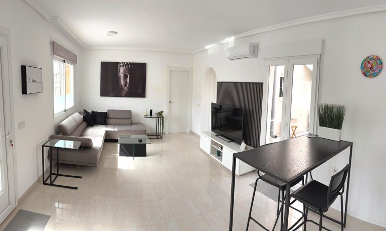 Venta - Casa -
Ciudad Quesada - Benimar