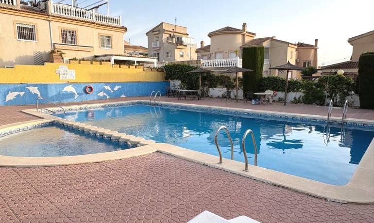 Venta - Casa -
Ciudad Quesada - Benimar