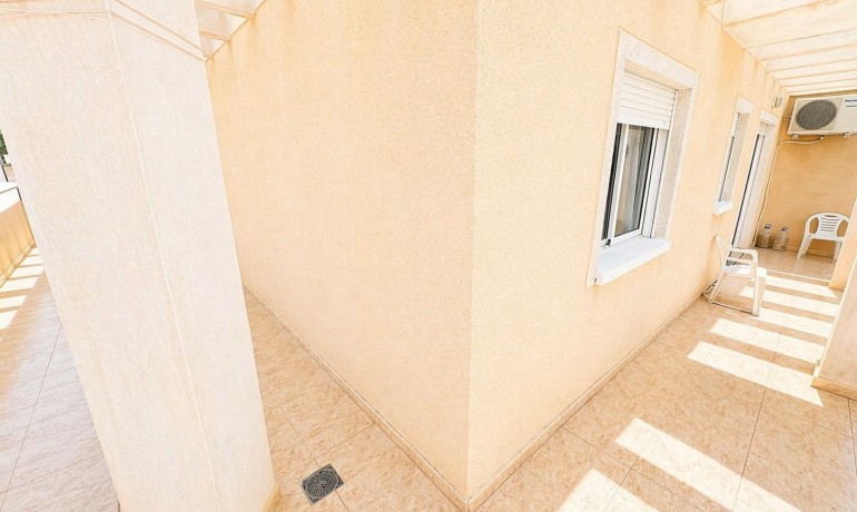 Venta - Apartamento / piso -
Torrevieja - Centro