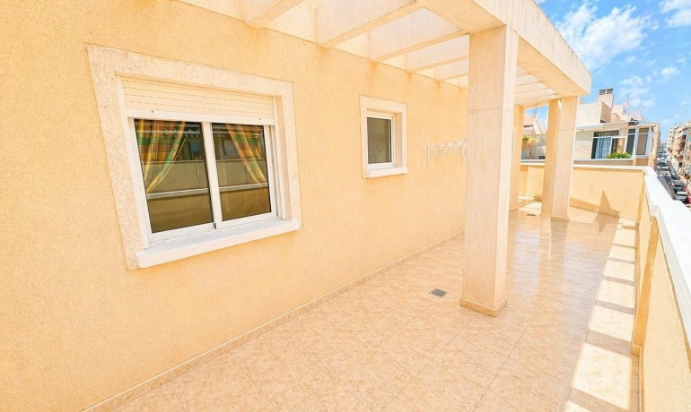 Venta - Apartamento / piso -
Torrevieja - Centro