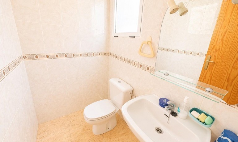 Venta - Apartamento / piso -
Torrevieja - Centro