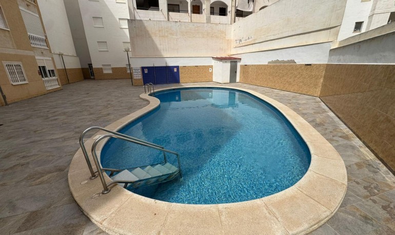 Venta - Apartamento / piso -
Torrevieja - Centro