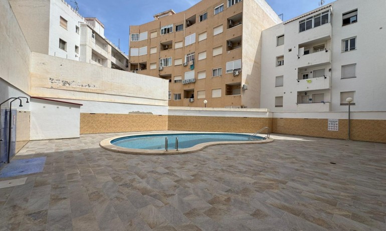 Venta - Apartamento / piso -
Torrevieja - Centro