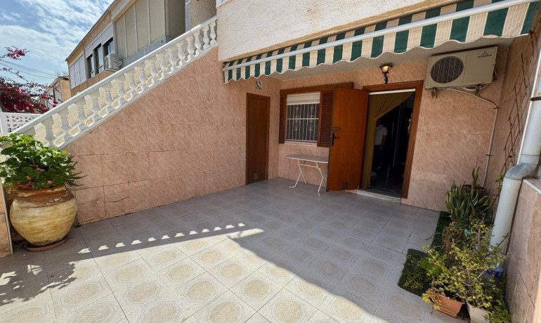 Venta - Apartamento / piso -
Torrevieja - Playa de los Naufragos