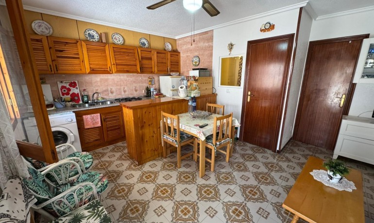 Venta - Apartamento / piso -
Torrevieja - Playa de los Naufragos