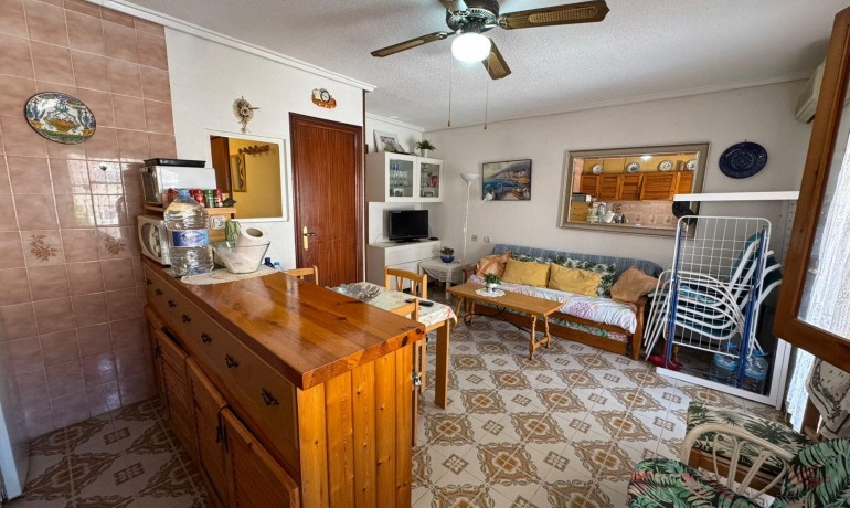 Venta - Apartamento / piso -
Torrevieja - Playa de los Naufragos