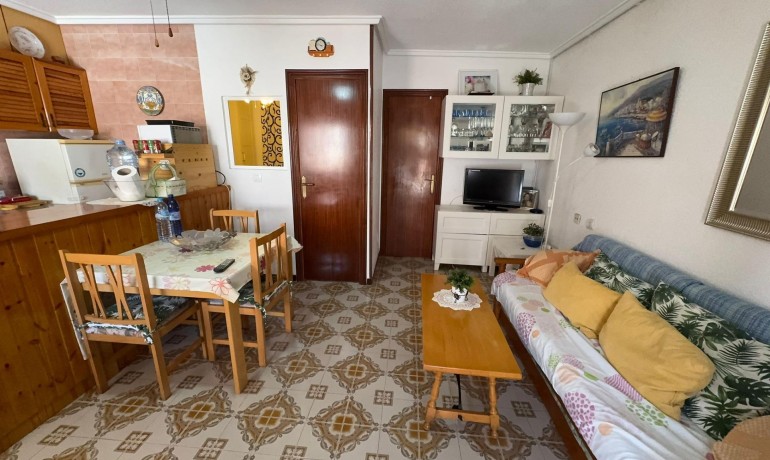 Venta - Apartamento / piso -
Torrevieja - Playa de los Naufragos