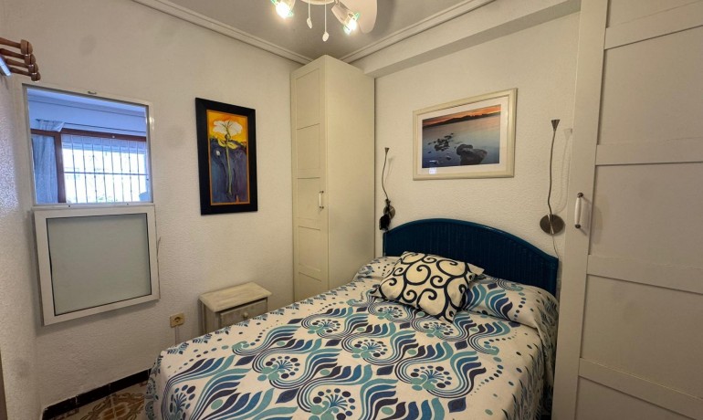 Venta - Apartamento / piso -
Torrevieja - Playa de los Naufragos