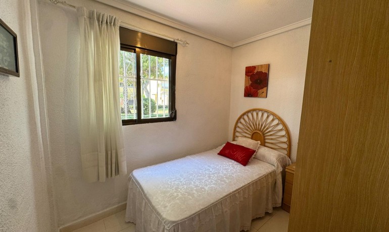Venta - Apartamento / piso -
Torrevieja - Playa de los Naufragos