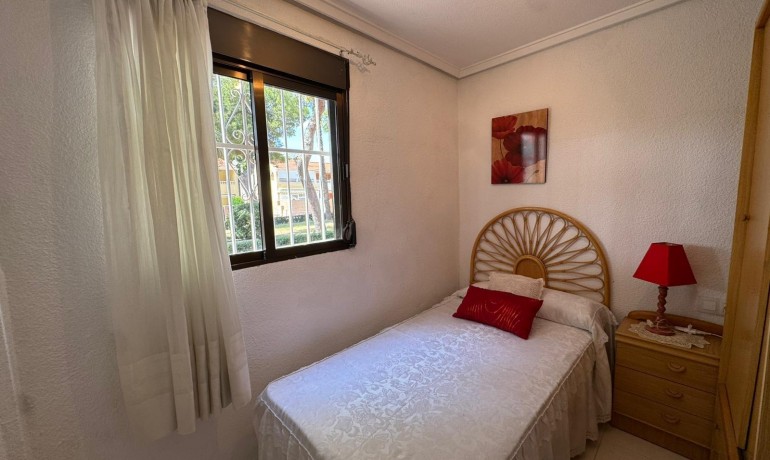 Venta - Apartamento / piso -
Torrevieja - Playa de los Naufragos